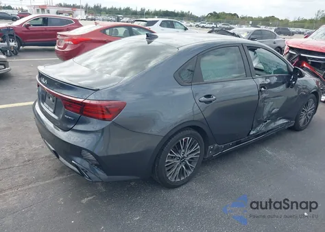 2023 Kia Forte Gt-Line z USA, uszkodzony, nr VIN 3KPF54AD2PE564335